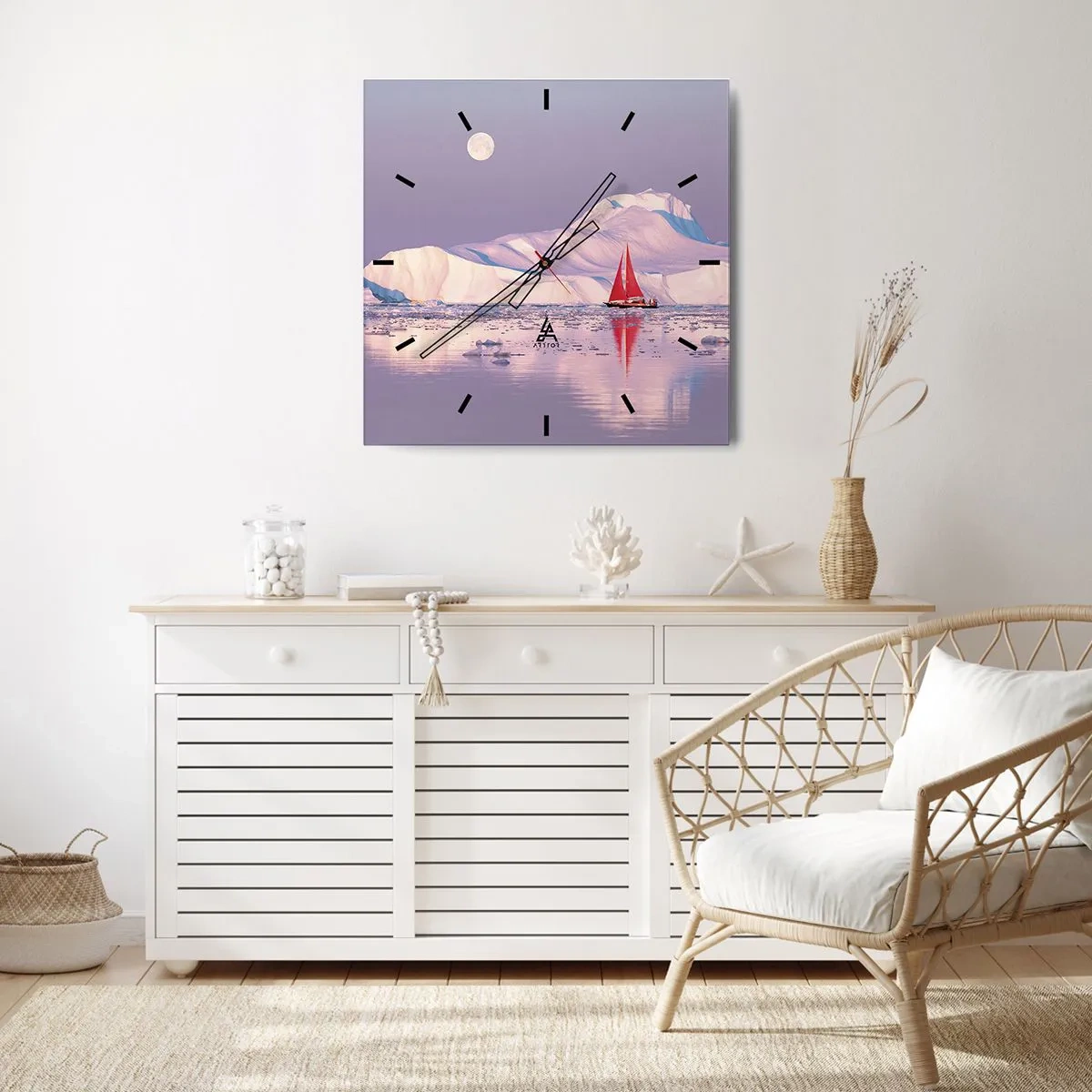 Zegar ścienny - Czerwony żagiel na tle lodowych gór i pełni księżyca - 30x30cm - Żar żagla, chłód lodu - Nowoczesna dekoracja ścienna do salonu i sypialni ARTTOR