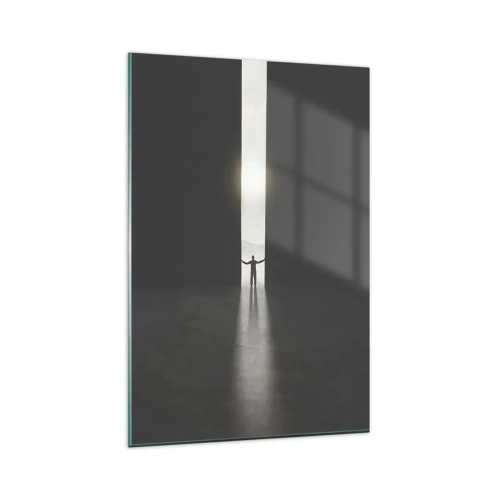 Obraz na szkle - Człowiek stojący w świetle wąskiej szczeliny w ciemnej przestrzeni - 80x120cm - Krok do jasnej przyszłości - Nowoczesna dekoracja ścienna do salonu i sypialni ARTTOR
