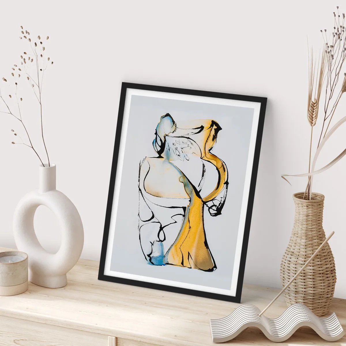 Plakat w czarnej ramie - Abstrakcyjna figura w czerni, żółci i błękicie, wyrażająca ruch i emocje - 50x70cm - Abstrakcja szklana - Nowoczesna dekoracja ścienna do salonu i sypialni ARTTOR