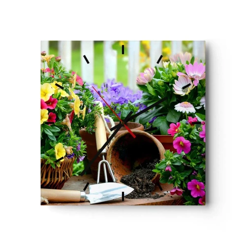 Zegar ścienny - Kolorowe kwiaty w doniczkach z narzędziami ogrodniczymi na stole - 30x30cm - Ogródek Zosi - Nowoczesna dekoracja ścienna do salonu i sypialni ARTTOR