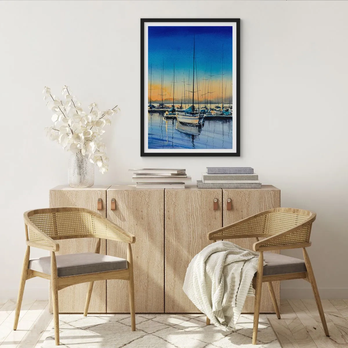 Plakat w czarnej ramie - Malarska scena z żaglówkami w porcie o zachodzie słońca - 50x70cm - Koniec dobrego dnia - Nowoczesna dekoracja ścienna do salonu i sypialni ARTTOR