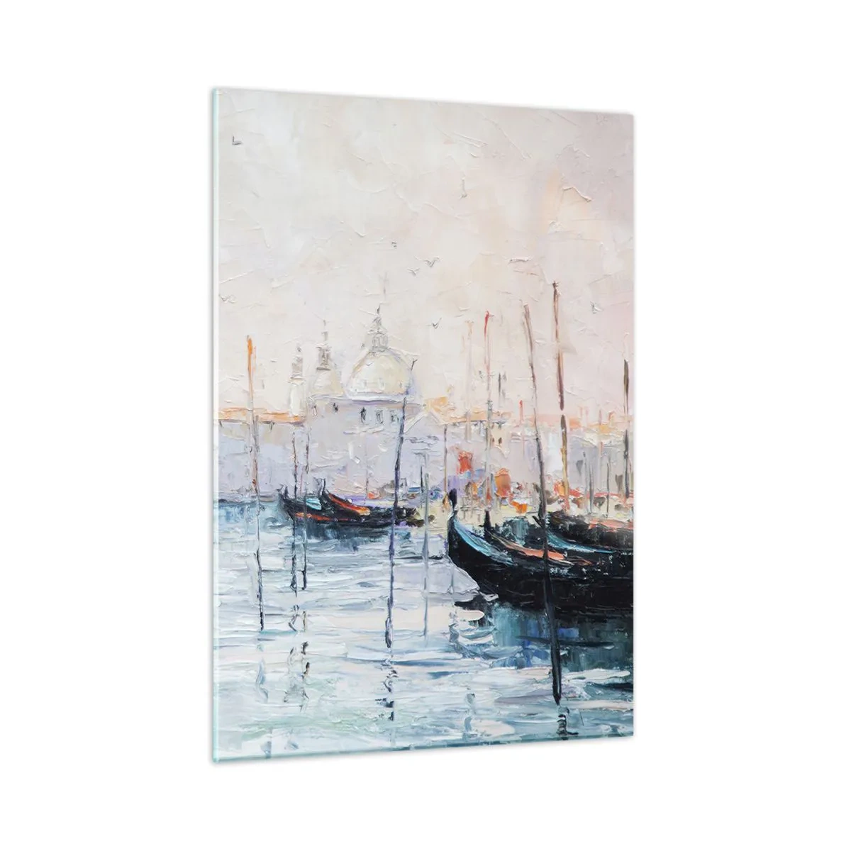Obraz na szkle - Impresjonistyczny pejzaż z łodziami i budynkami - 50x70cm - Za wodą, za mgłą - Nowoczesna dekoracja ścienna do salonu, kuchni i sypialni ARTTOR