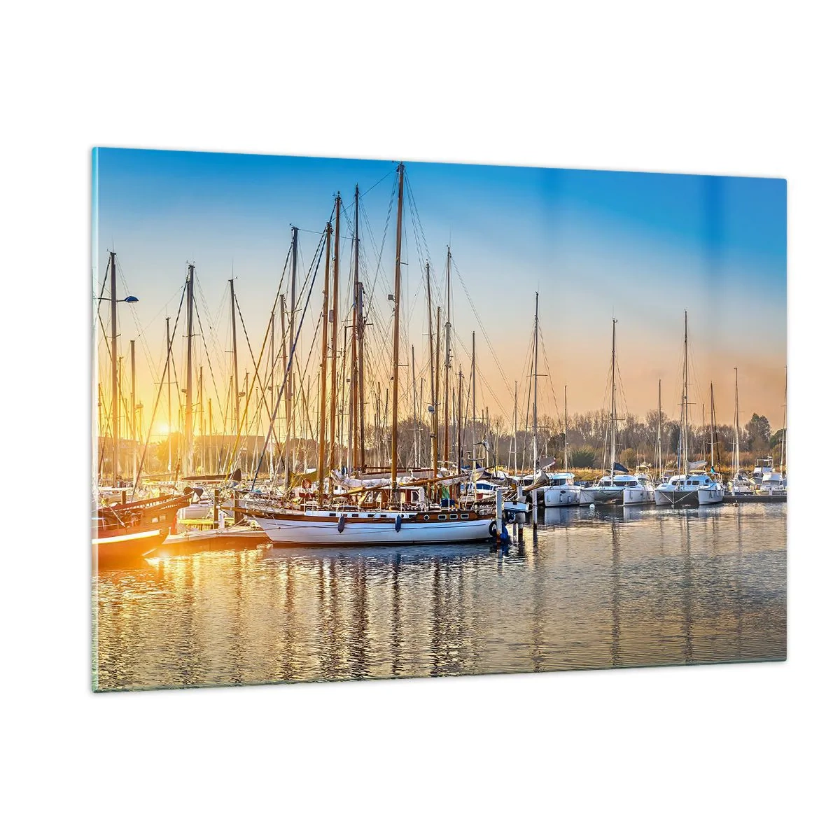Obraz na szkle - Marina pełna żaglówek w świetle zachodzącego słońca - 120x80cm - Wiatr też musi spać - Nowoczesna dekoracja ścienna do salonu, kuchni i sypialni ARTTOR