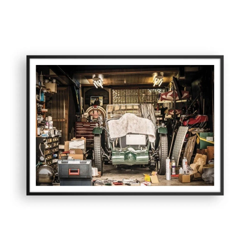 Plakat w czarnej ramie - Stary samochód w garażu otoczony narzędziami i sprzętem - 100x70cm - Powrót do przeszłości - Nowoczesna dekoracja ścienna do salonu i sypialni ARTTOR