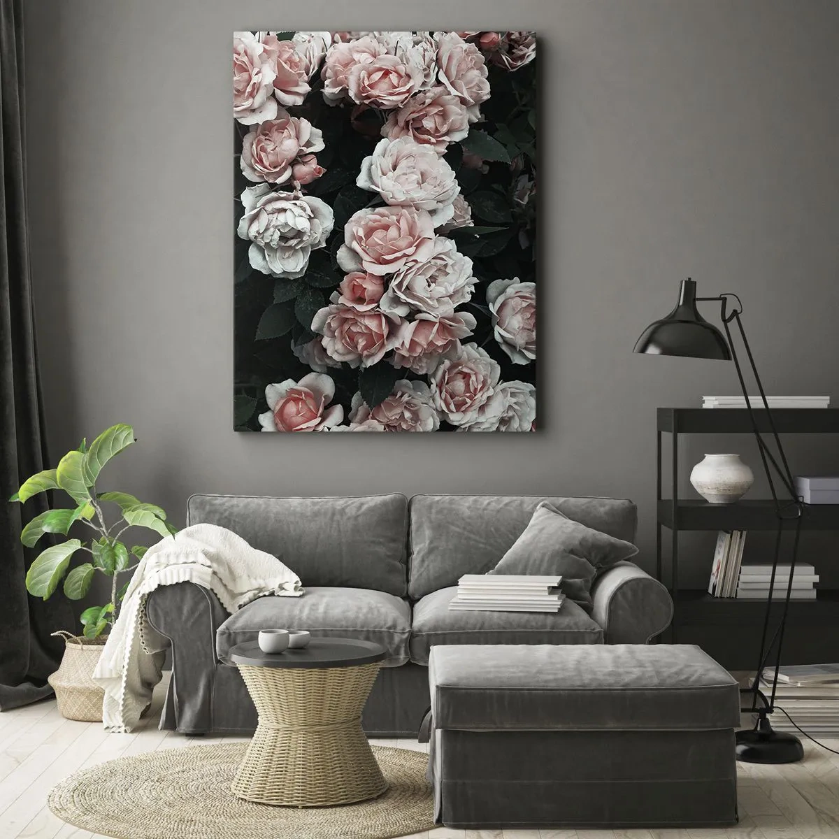Obraz na płótnie - Bukiet różowych róż w pełnym rozkwicie na ciemnym tle - 50x70cm - Różany ansamble - Nowoczesna dekoracja ścienna do salonu, kuchni i sypialni ARTTOR