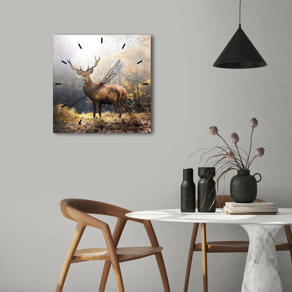 Zegar ścienny - Jeleń w jesiennym lesie z promieniami słońca - 30x30cm - W pełnym majestacie - Nowoczesna dekoracja ścienna do salonu i sypialni ARTTOR