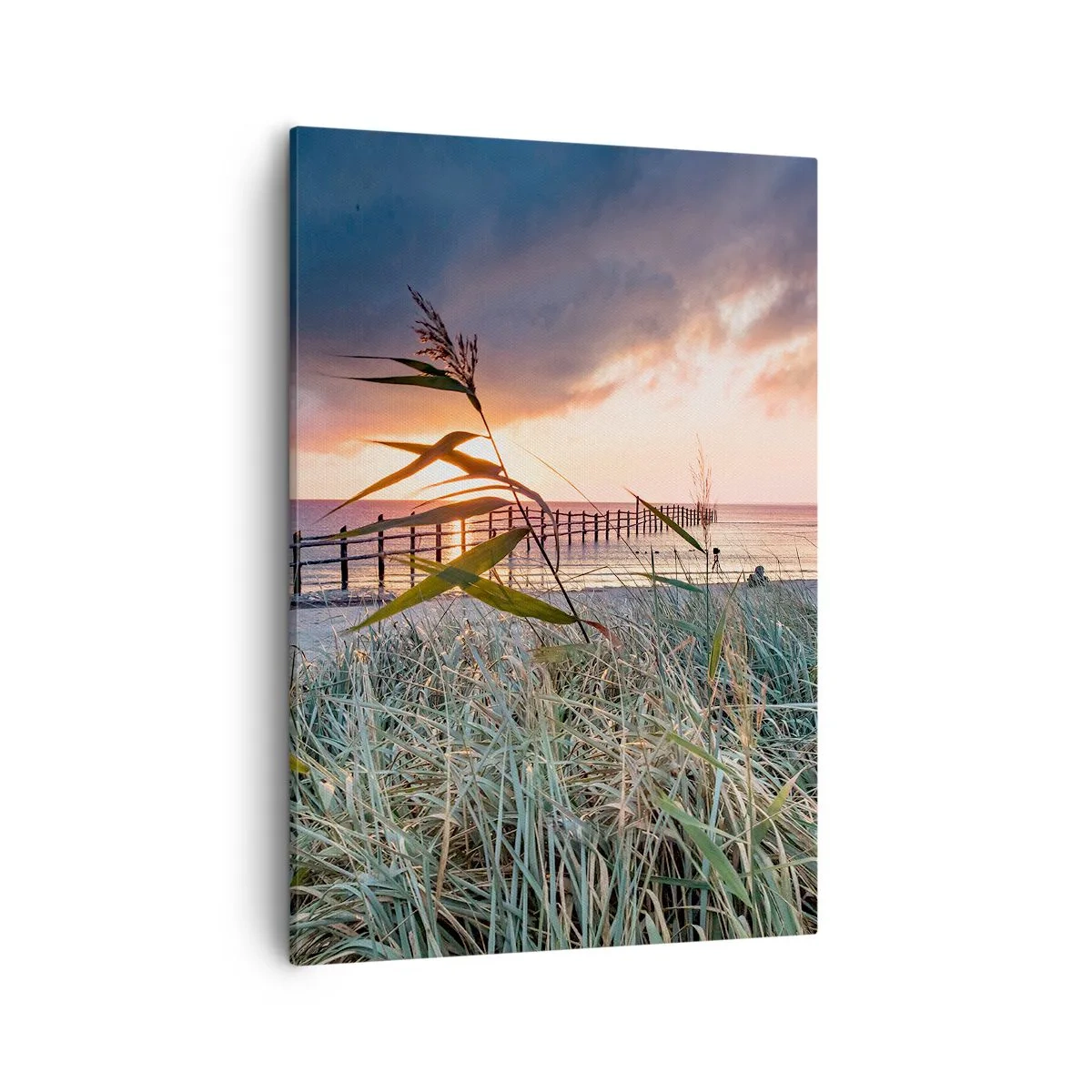 Obraz na płótnie - Widok na molo o zachodzie słońca z trawami na pierwszym planie - 50x70cm - Nie przemija z wiatrem - Nowoczesna dekoracja ścienna do salonu, kuchni i sypialni ARTTOR