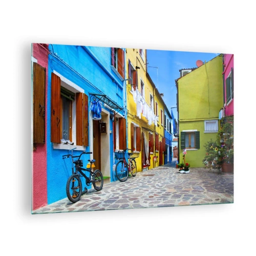 Obraz na szkle - Kolorowa uliczka z rowerami i ozdobionymi domami - 70x50cm - Pastelowy, słodki zaułek - Nowoczesna dekoracja ścienna do salonu i sypialni ARTTOR
