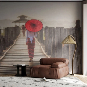 Fototapeta Premium Sand - Kobieta z czerwonym parasolem na drewnianym moście o świcie - 100x70cm - Na starym moście - Nowoczesna dekoracja ścienna do salonu, kuchni i sypialni ARTTOR