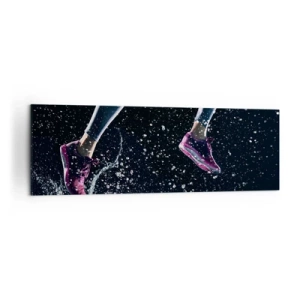 Obraz na płótnie - Dynamiczne ujęcie biegu w deszczu na czarnym tle - 160x50cm - Ile sił w nogach - Nowoczesna dekoracja ścienna do salonu i sypialni ARTTOR