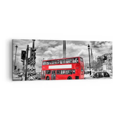 Obraz na płótnie - Czerwony piętrowy autobus na tle czarno-białego miasta - 140x50cm - Prawdziwy krwioobieg miasta - Nowoczesna dekoracja ścienna do salonu i sypialni ARTTOR