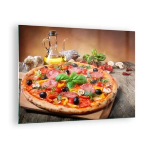 Obraz na szkle - Pizza z dodatkami na drewnianym stole z oliwą i przyprawami - 70x50cm - Z prawdziwie włoskim smakiem - Nowoczesna dekoracja ścienna do salonu i sypialni ARTTOR