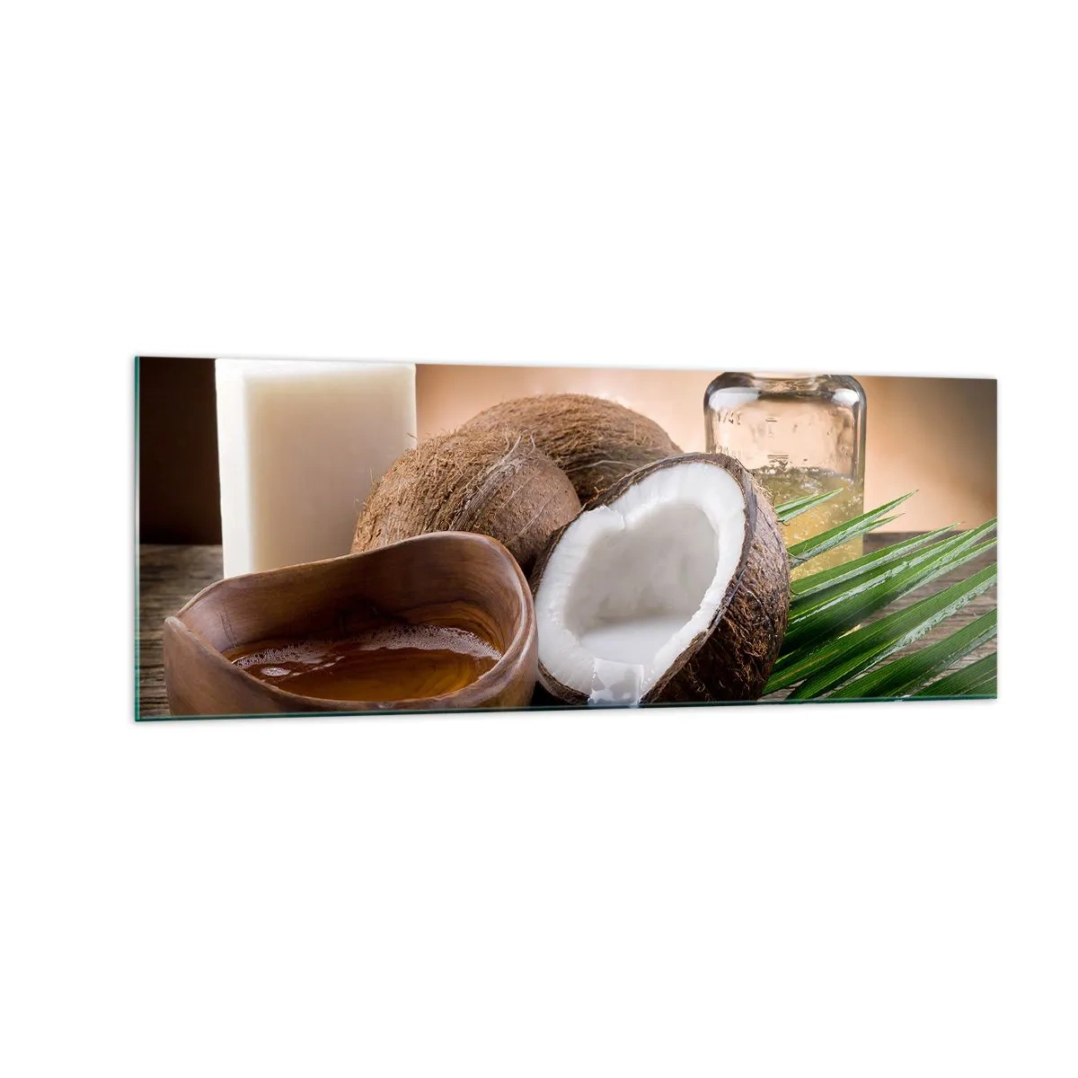 Obraz na szkle - Kokosy, świeca i olejek na drewnianym tle - 140x50cm - Zdrowie z tropikalnych wysp - Nowoczesna dekoracja ścienna do salonu i sypialni ARTTOR