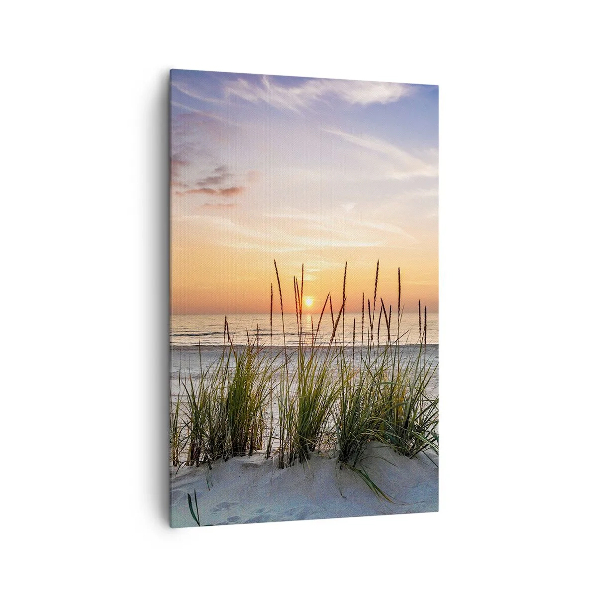 Obraz na płótnie - Piaszczysta plaża o zachodzie słońca z trawami w tle - 80x120cm - Popatrz, pomyśl, poczuj - Nowoczesna dekoracja ścienna do salonu i sypialni ARTTOR