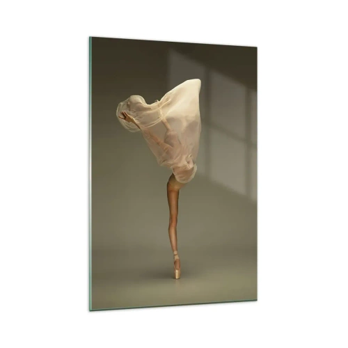 Obraz na szkle - Tancerka unosząca się z tkaniną w powietrzu - 80x120cm - Zaraz wzleci - Nowoczesna dekoracja ścienna do salonu i sypialni ARTTOR