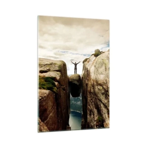 Obraz na szkle - Człowiek stojący na zaklinowanym kamieniu między skałami - 80x120cm - Jak się czuję?! - Nowoczesna dekoracja ścienna do salonu i sypialni ARTTOR