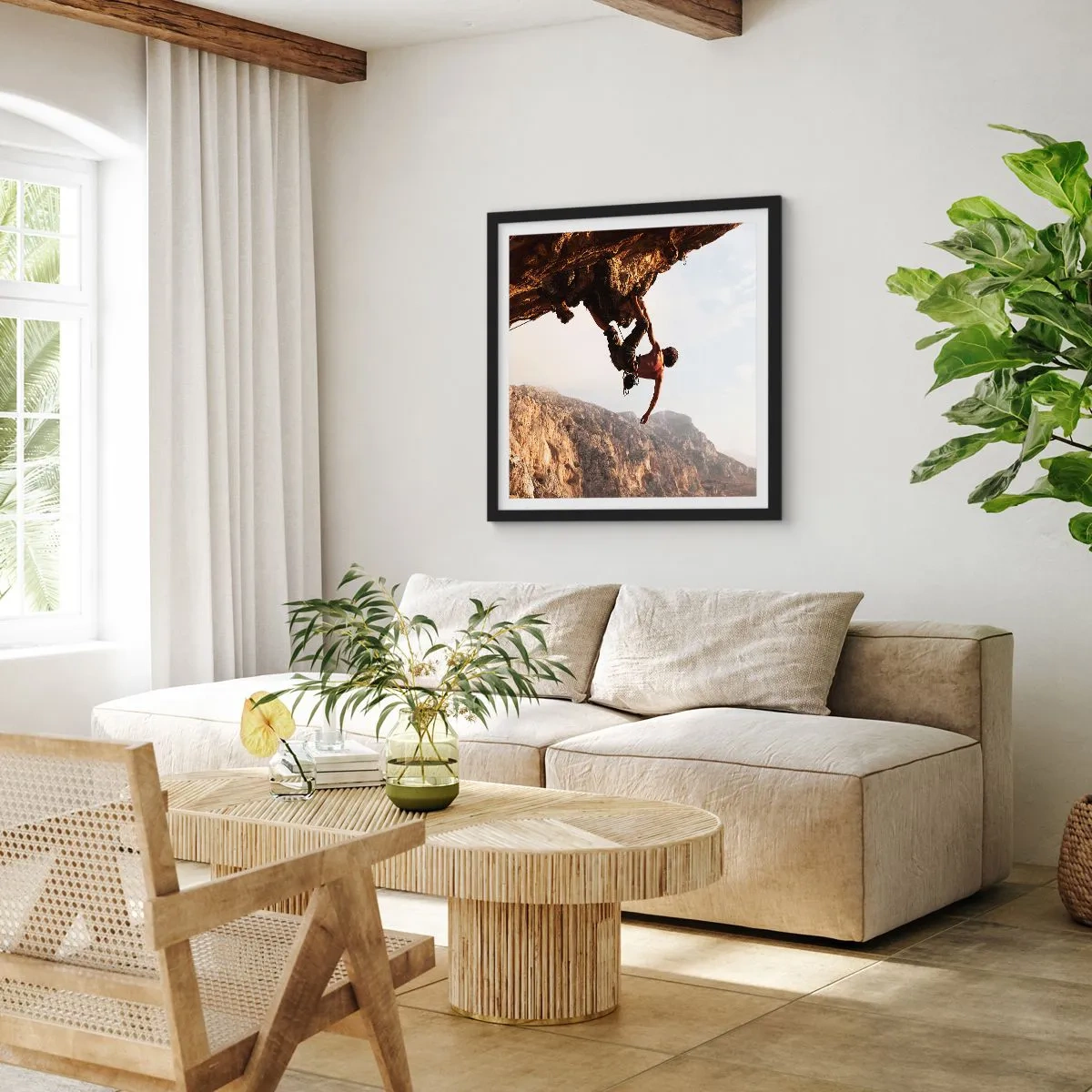 Plakat w czarnej ramie - Świat skurczony w garści na obrywie głazu - 40x40 cm