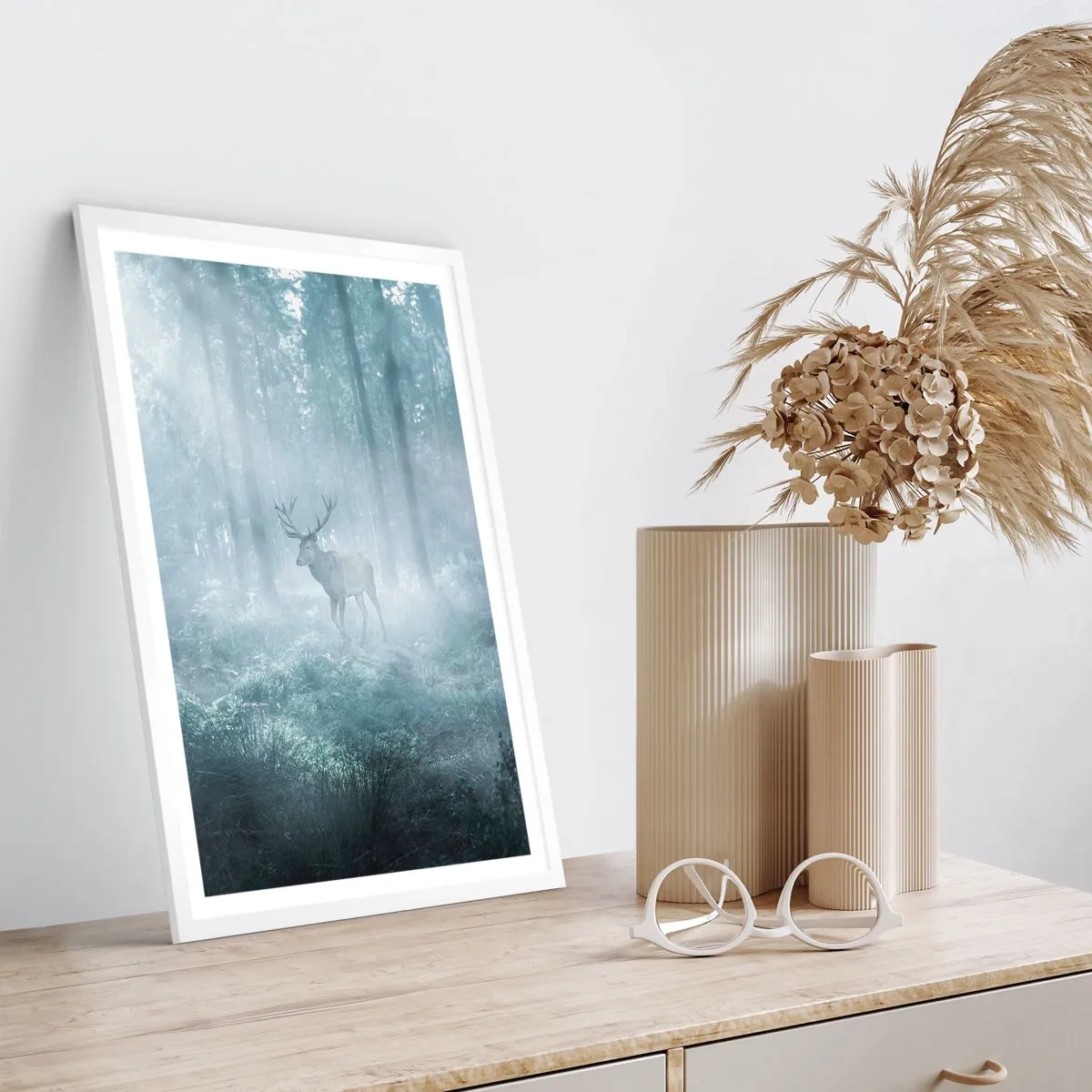 Plakat w białej ramie - Poranny obchód włości - 70x100 cm