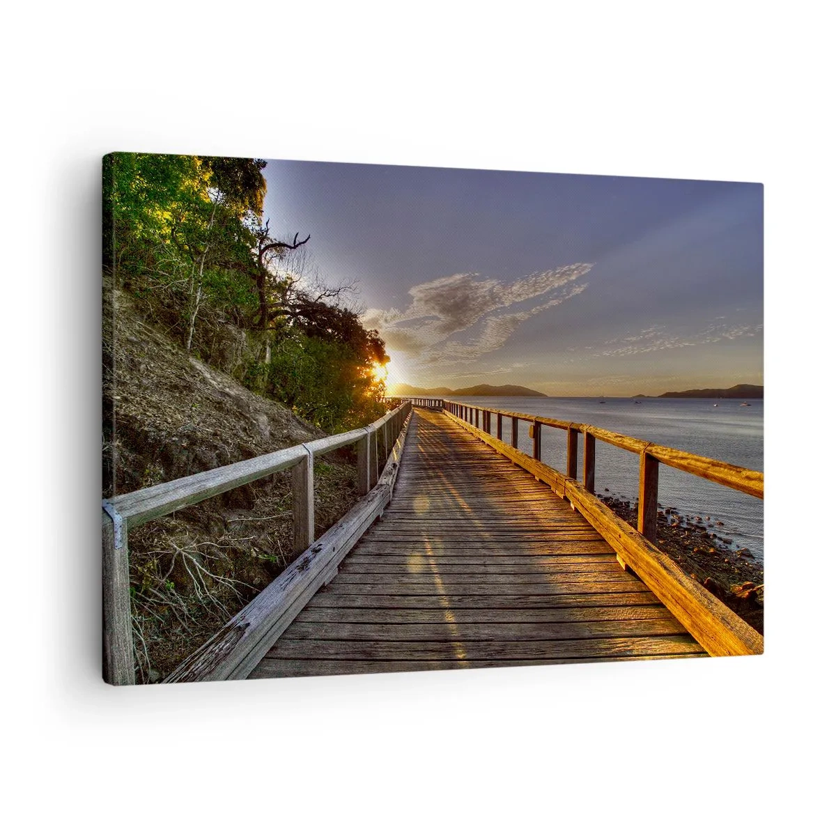Obraz na płótnie - Drewniany pomost prowadzący w stronę zachodu słońca nad wodą - 70x50cm - Iść, ciągle iść w stronę słońca - Nowoczesna dekoracja ścienna do salonu i sypialni ARTTOR