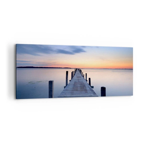 Obraz na płótnie - Drewniany pomost na jeziorze o zachodzie słońca - 120x50cm - Spokój pogodnego zmierzchu - Nowoczesna dekoracja ścienna do salonu i sypialni ARTTOR