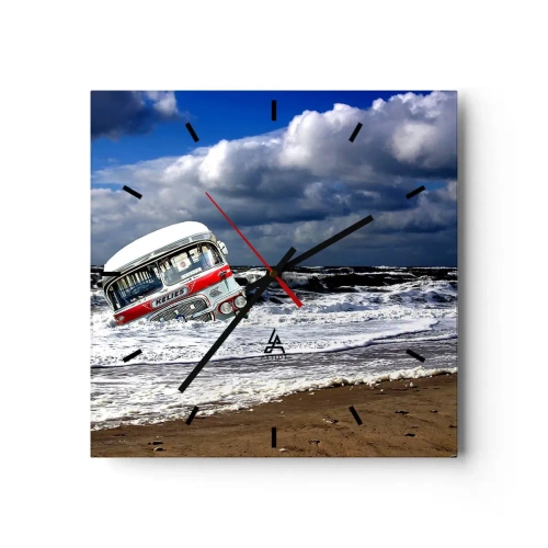 Zegar ścienny - Zatopiony autobus na plaży wśród fal i wzburzonego morza - 30x30cm - I co się dziwisz? - Nowoczesna dekoracja ścienna do salonu i sypialni ARTTOR