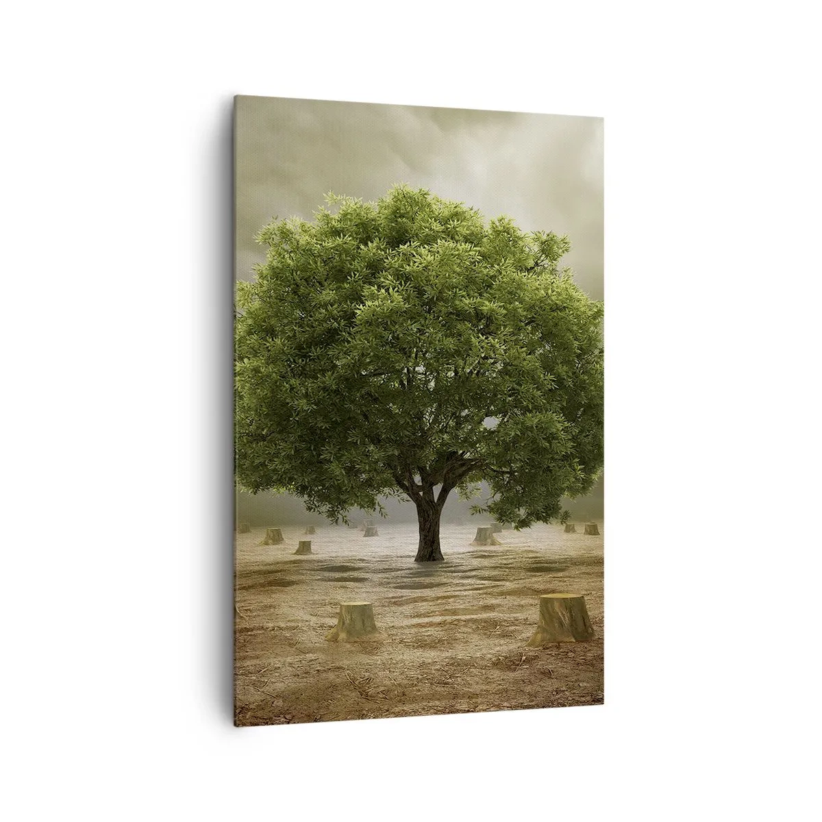 Obraz na płótnie - Zielone drzewo otoczone pniami ściętych drzew na tle pochmurnego nieba - 80x120cm - Cała nadzieja - Nowoczesna dekoracja ścienna do salonu i sypialni ARTTOR
