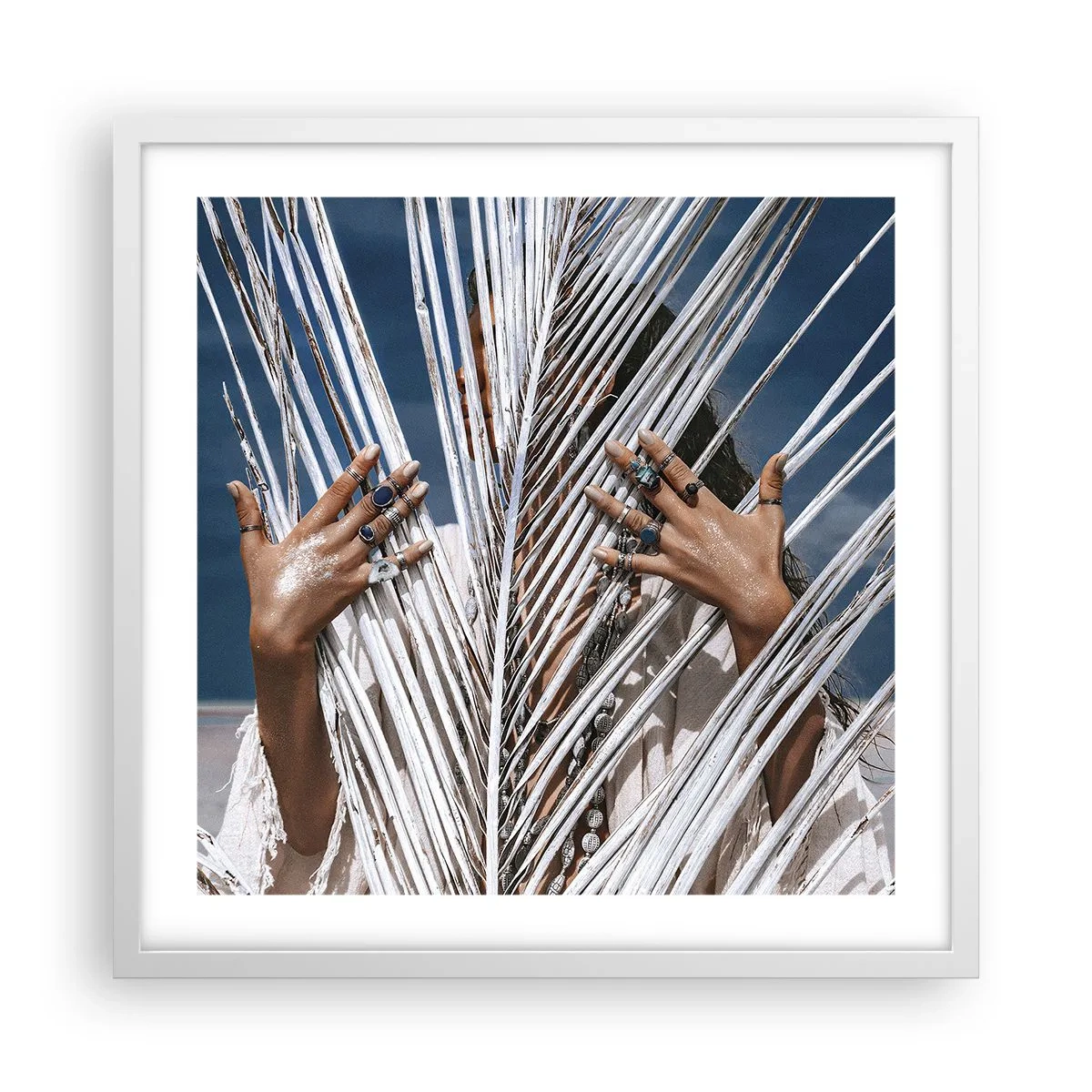 Plakat w białej ramie - Dziewczyna szamana? - 50x50 cm