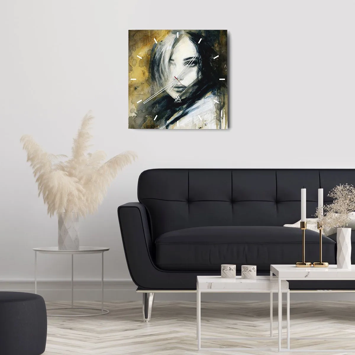 Zegar ścienny - Portret kobiety na tle abstrakcyjnych plam w odcieniach beżu - 30x30cm - bardziej niewinna czy zmysłowa? - Nowoczesna dekoracja ścienna do salonu i sypialni ARTTOR