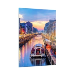 Obraz na szkle - Wieczorny widok na oświetlony kanał z łodzią i kawiarniami - 50x70cm - Wieczór światła i zabawy - Nowoczesna dekoracja ścienna do salonu, kuchni i sypialni ARTTOR