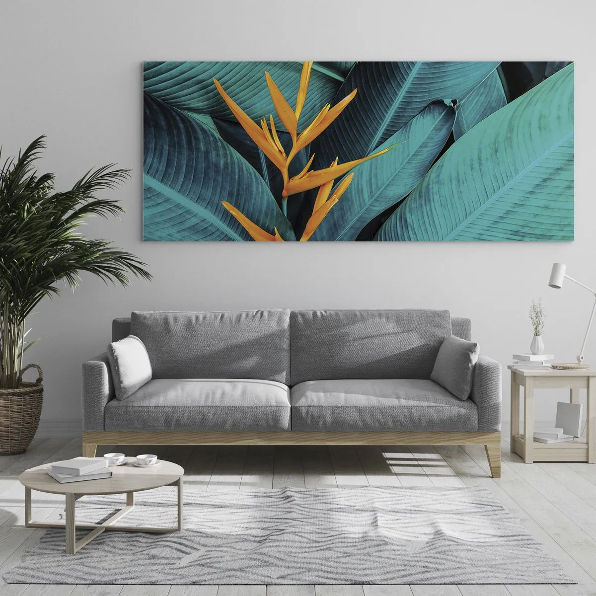 Obraz na szkle - Egzotyczny kwiat na tle liści bananowca w turkusowych odcieniach - 120x50cm - Kwiat Edenu - Nowoczesna dekoracja ścienna do salonu i sypialni ARTTOR