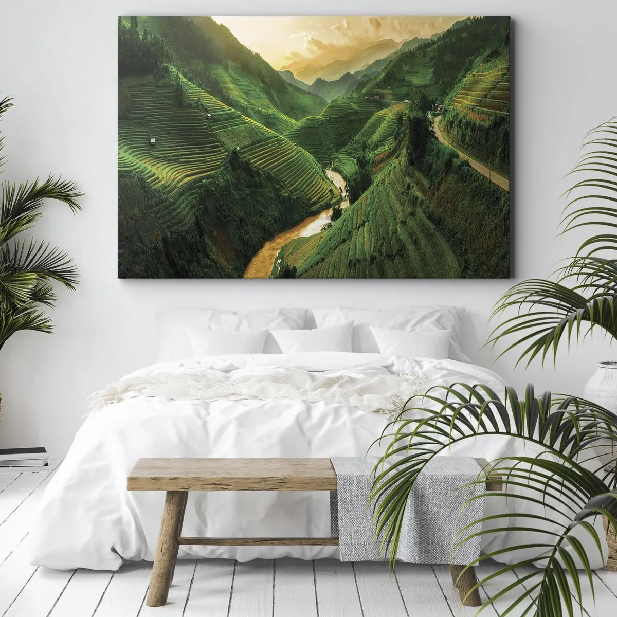 Obraz na płótnie - Malownicze tarasy ryżowe w zielonej dolinie oświetlone zachodzącym słońcem - 70x50cm - Wietnamska dolina - Nowoczesna dekoracja ścienna do salonu i sypialni ARTTOR