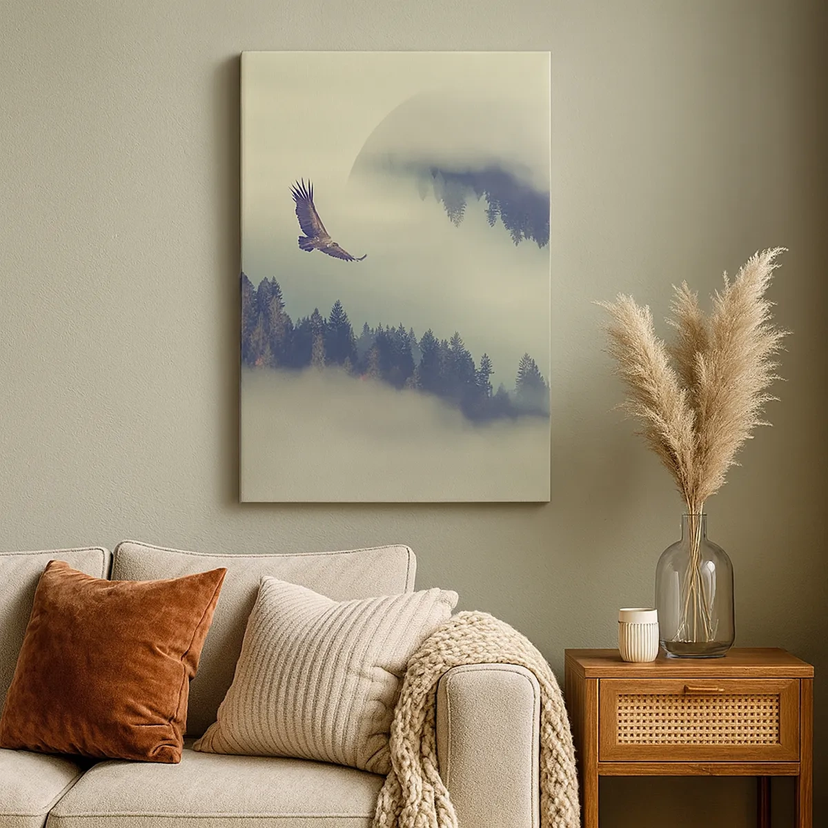 Obraz na płótnie - Orzeł szybujący nad górskim lasem spowitym mgłą w nastrojowej tonacji - 50x70cm - Widziałam orła cień - Nowoczesna dekoracja ścienna do salonu, kuchni i sypialni ARTTOR