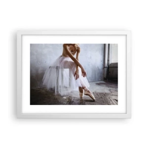 Plakat w białej ramie - Zanim zabłysną światła rampy - 40x30 cm