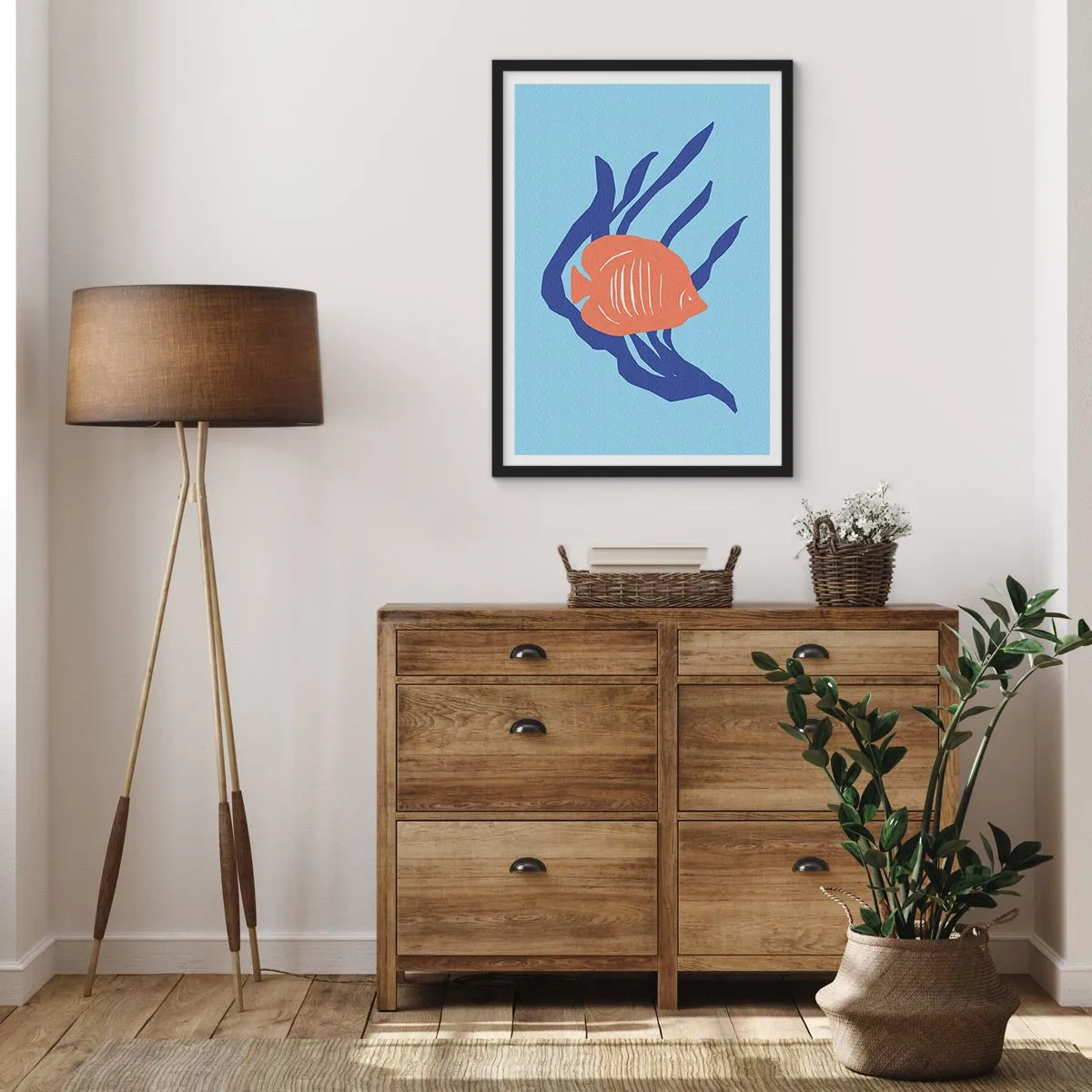 Plakat w czarnej ramie - Ryba tropikalna wśród morskich roślin - 50x70cm - Mieszkanka wód koralowych - Nowoczesna dekoracja ścienna do salonu i sypialni ARTTOR