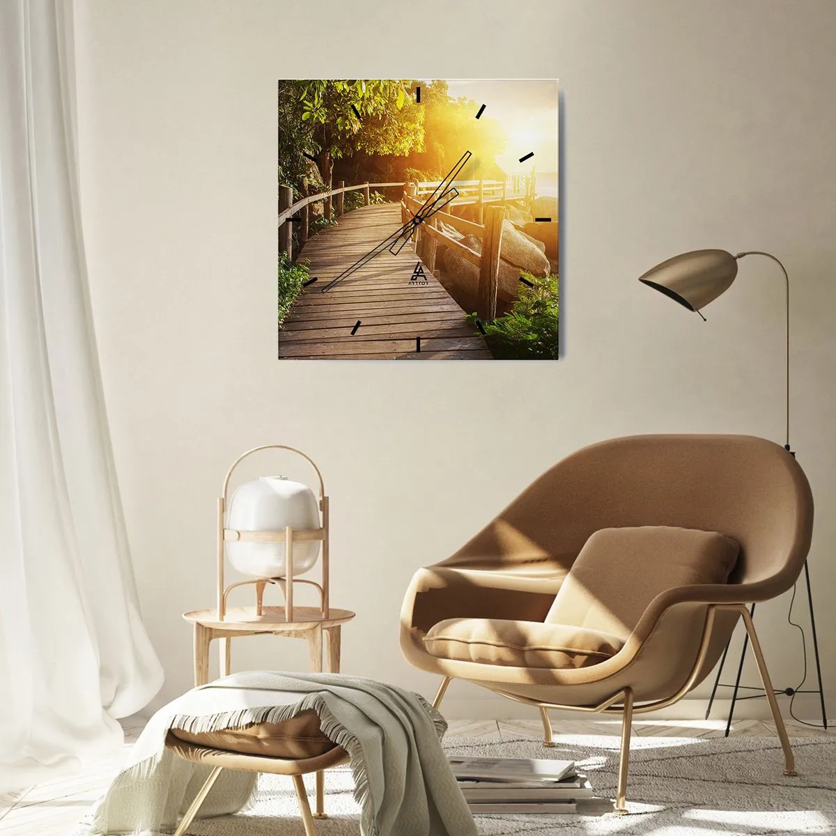 Zegar ścienny - Drewniany pomost wśród zieleni prowadzący do morza w promieniach słońca - 30x30cm - Kolejny zakręt, kolejne cuda - Nowoczesna dekoracja ścienna do salonu i sypialni ARTTOR