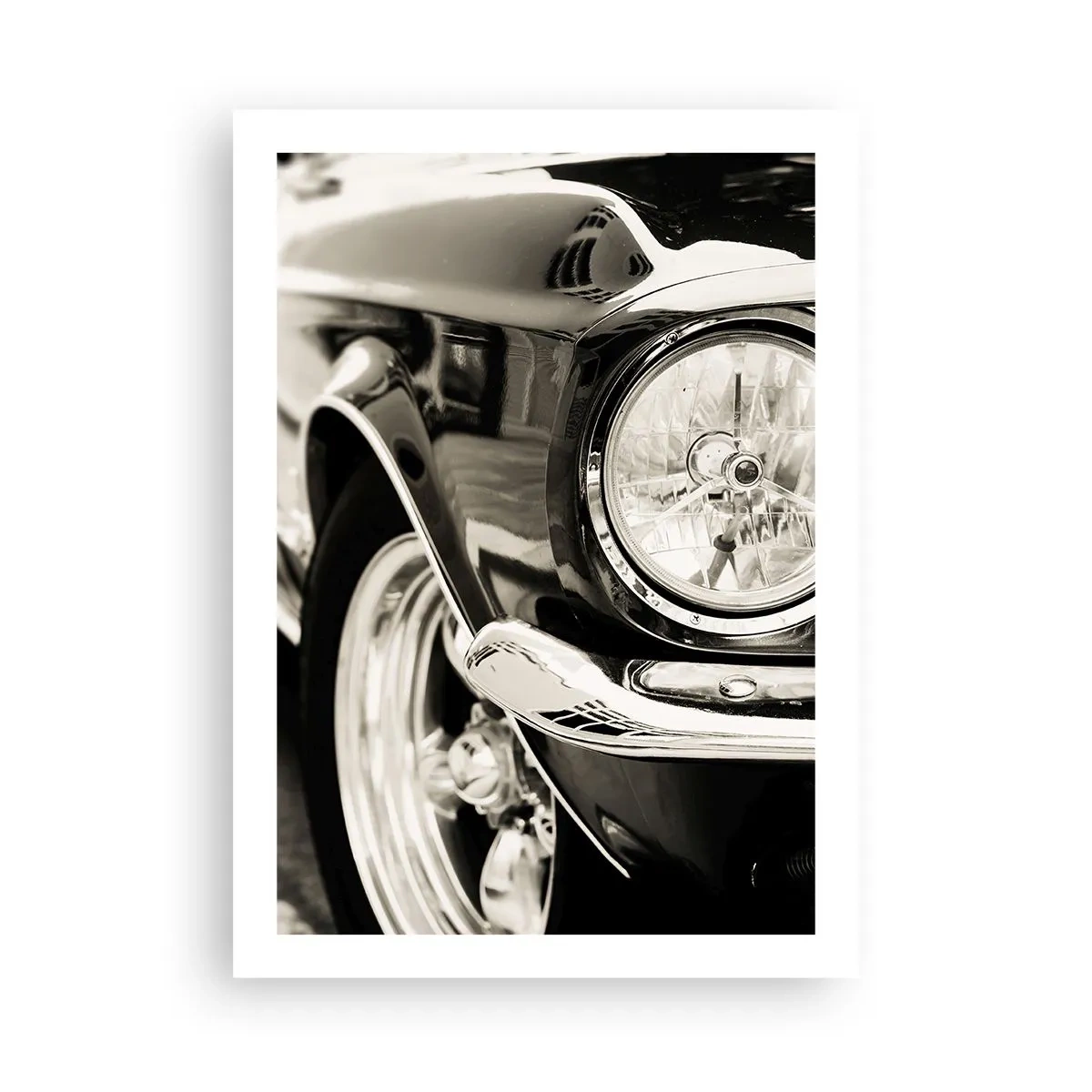 Plakat - Czarno-białe zbliżenie na reflektor klasycznego auta - 50x70cm - Nieprzemijający blask - Nowoczesna dekoracja ścienna do salonu, kuchni i sypialni ARTTOR