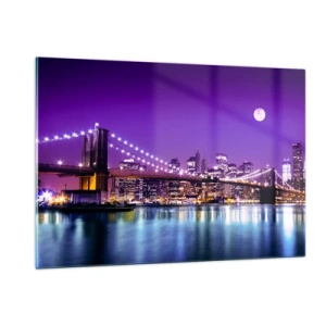 Obraz na szkle - Brooklyn Bridge i Manhattan nocą w fioletowych odcieniach - 120x80cm - Światła wielkiego miasta we fiolecie - Nowoczesna dekoracja ścienna do salonu, kuchni i sypialni ARTTOR