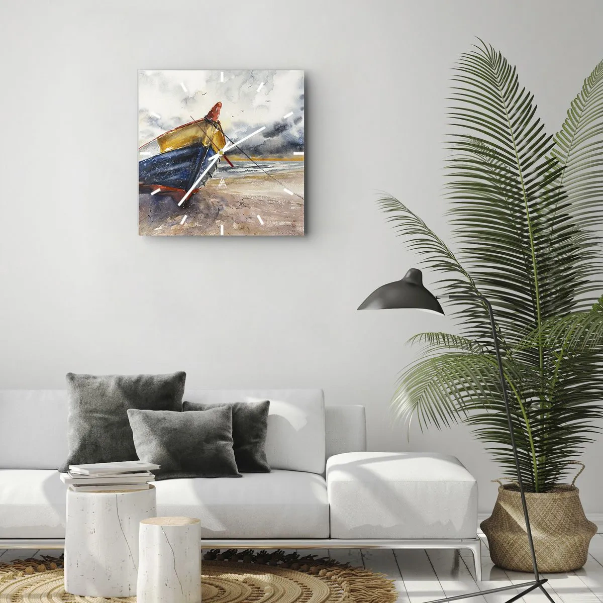 Zegar ścienny - Malownicza łódź na plaży przy zachmurzonym niebie - 30x30cm - Odpoczynek na brzegu - Nowoczesna dekoracja ścienna do salonu i sypialni ARTTOR