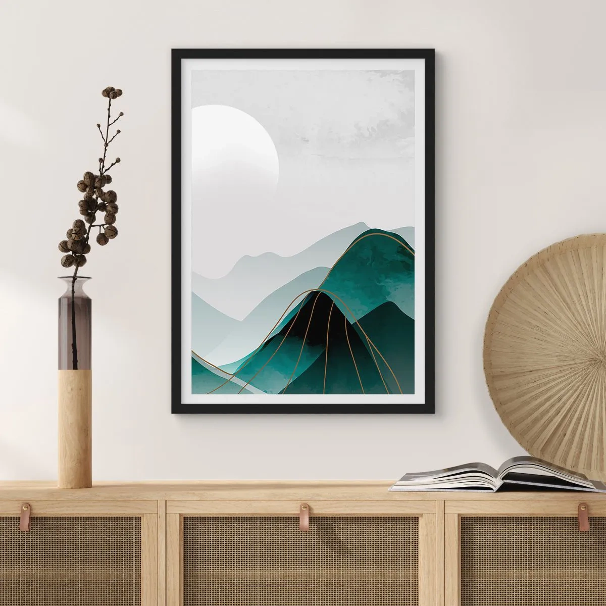 Plakat w czarnej ramie - Abstrakcyjne góry w odcieniach zieleni z delikatnym złotem - 50x70cm - W pełnym majestacie - Nowoczesna dekoracja ścienna do salonu i sypialni ARTTOR
