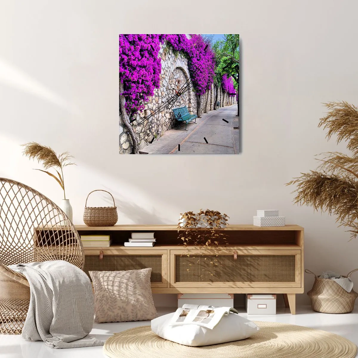 Zegar ścienny - Kamienna alejka z ławką i kwitnącymi fioletowymi kwiatami - 30x30cm - Spotkajmy się jak najprędzej - Nowoczesna dekoracja ścienna do salonu i sypialni ARTTOR