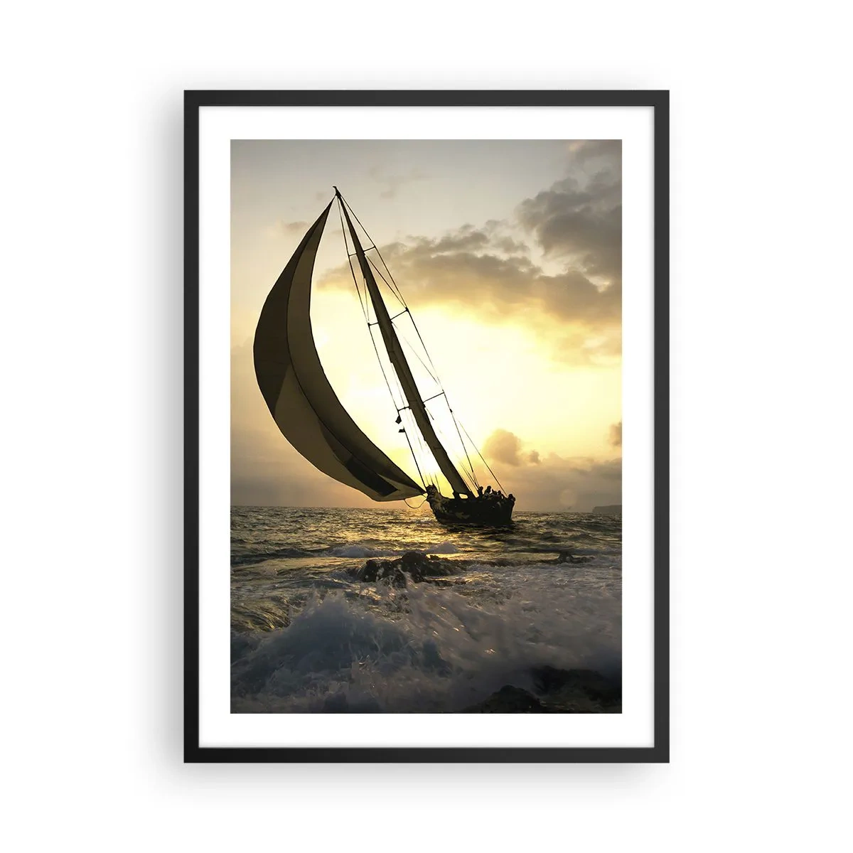 Plakat w czarnej ramie - Żaglówka na wzburzonym morzu w blasku zachodzącego słońca - 50x70cm - Z wiatrem i pod wiatr - Nowoczesna dekoracja ścienna do salonu i sypialni ARTTOR