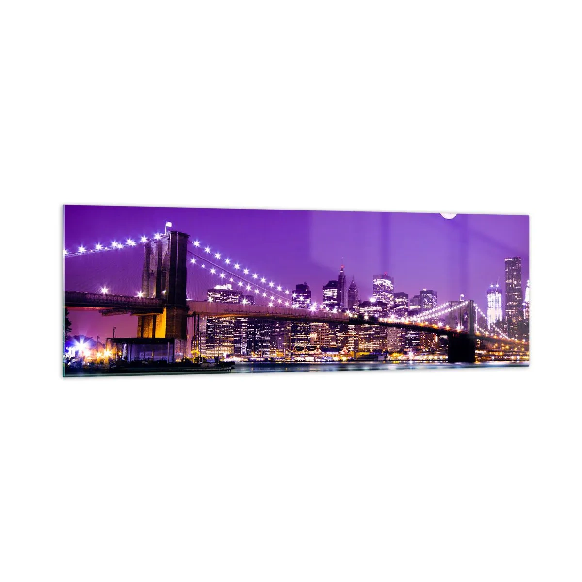 Obraz na szkle - Brooklyn Bridge nocą z podświetlonym miastem i pełnią księżyca - 160x50cm - Światła wielkiego miasta we fiolecie - Nowoczesna dekoracja ścienna do salonu i sypialni ARTTOR