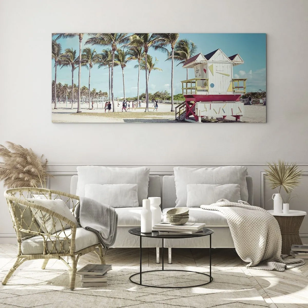 Obraz na szkle - Plaża z palmami i wieżą ratowniczą w tle - 160x50cm - Przed tobą piękny dzień - Nowoczesna dekoracja ścienna do salonu i sypialni ARTTOR