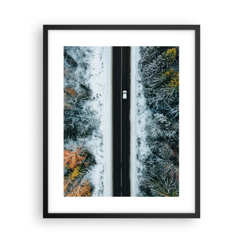 Plakat w czarnej ramie - Przeciąć zimowy las - 40x50 cm