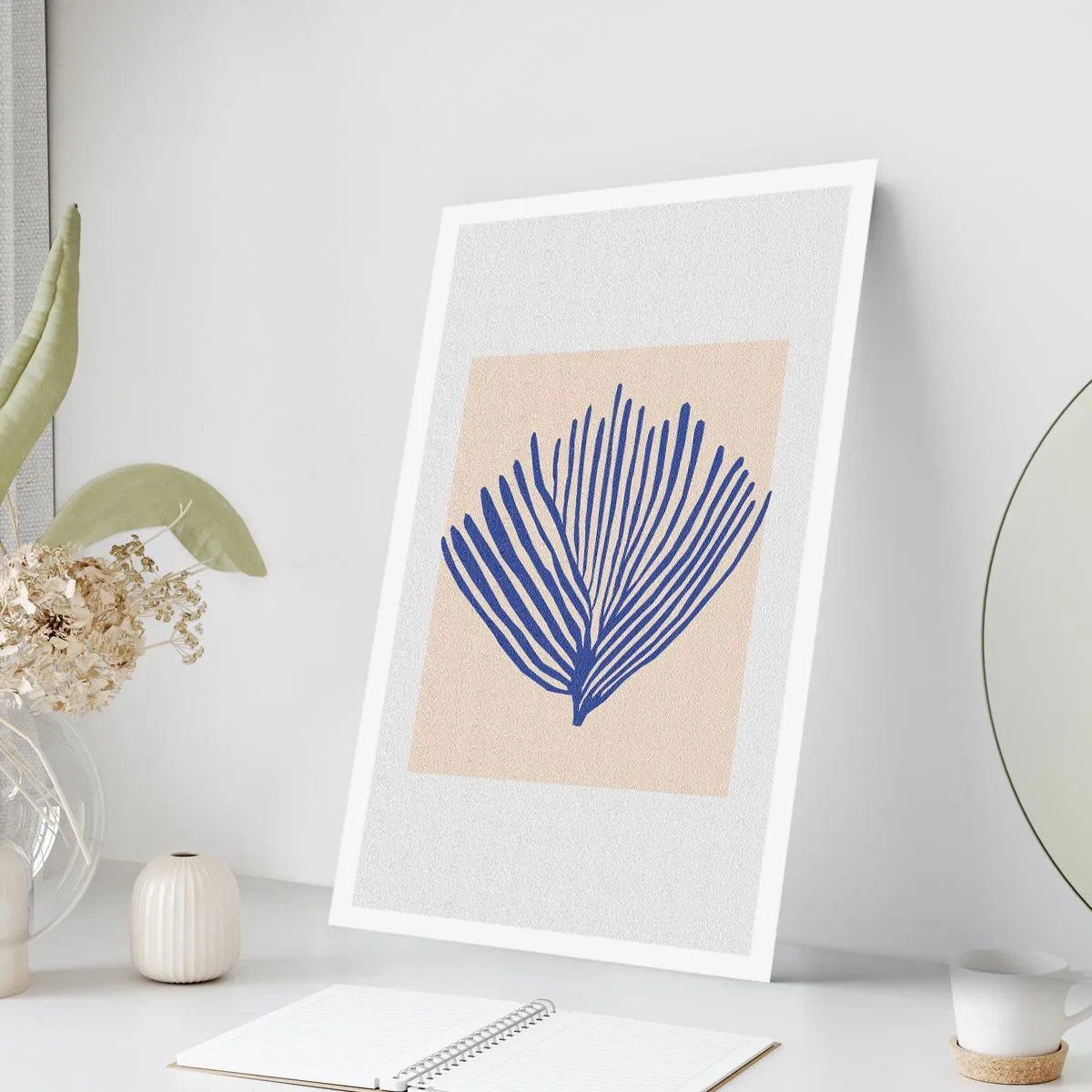 Plakat - Stylizowana grafika wachlarzowej rośliny morskiej - 50x70cm - Niebieski wachlarz - Nowoczesna dekoracja ścienna do salonu, kuchni i sypialni ARTTOR