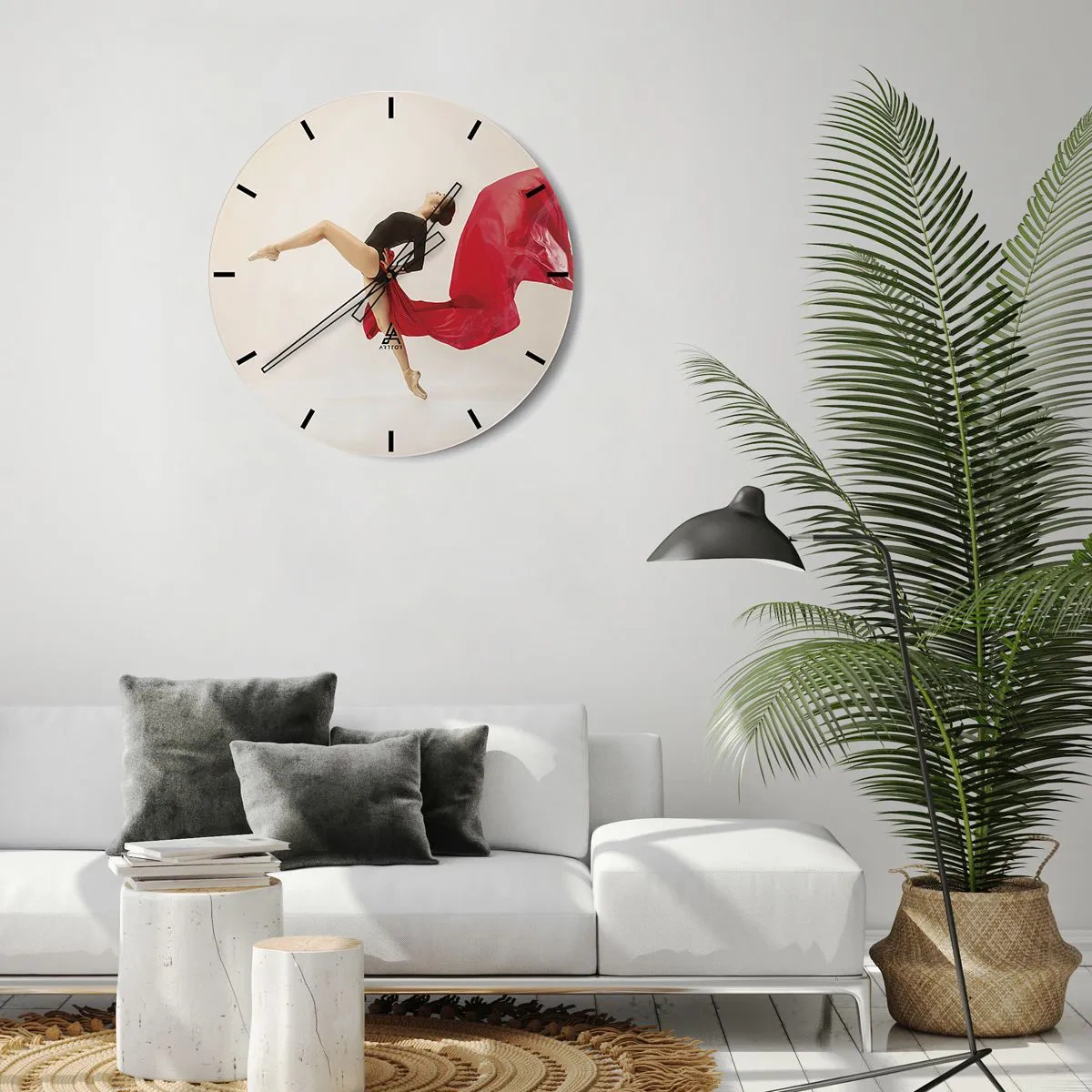 Zegar ścienny - Tancerka w dynamicznej pozie z czerwonym materiałem - 30x30cm - Czerwone i czarne - Nowoczesna dekoracja ścienna do salonu, kuchni i sypialni ARTTOR