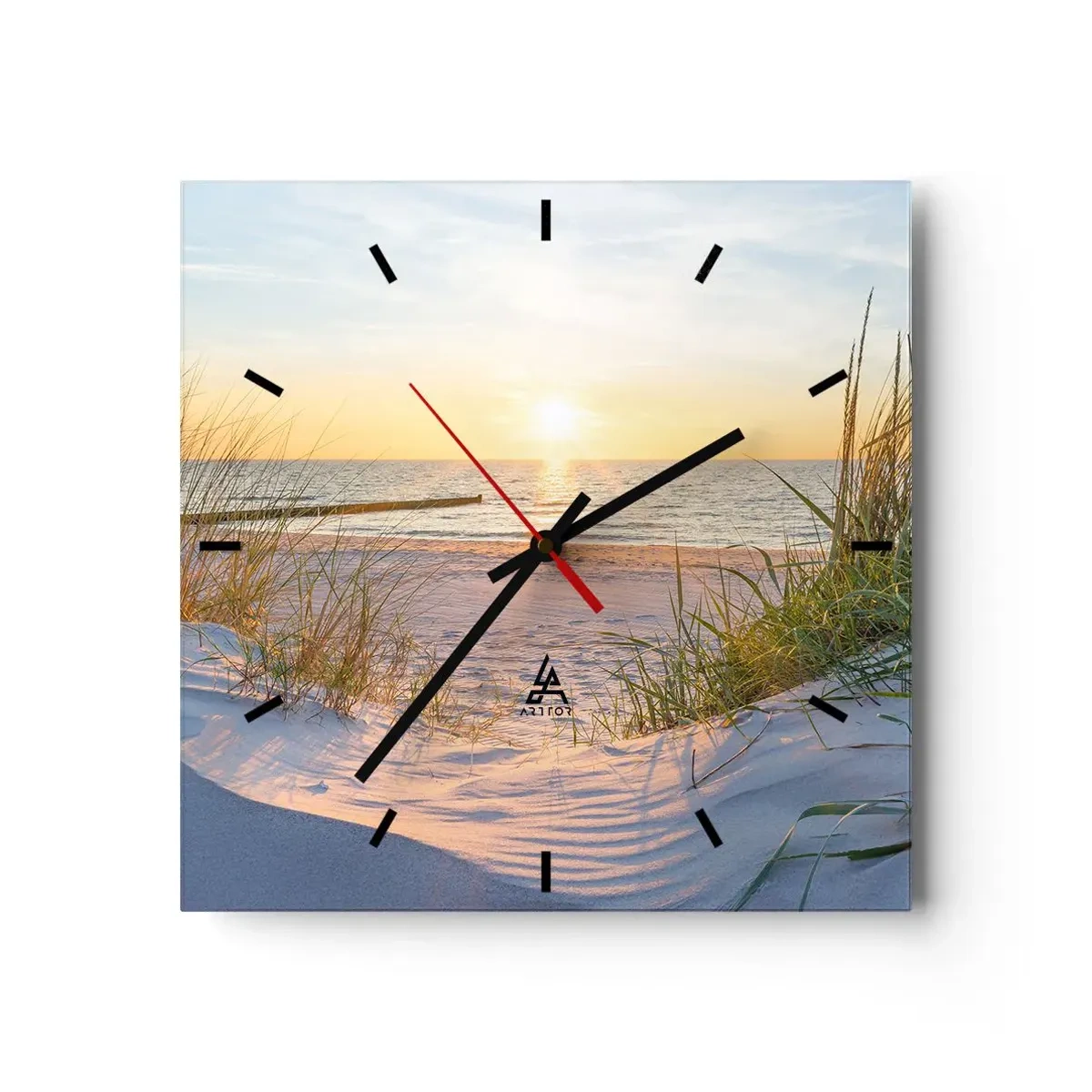Zegar ścienny - Piaszczysta plaża z widokiem na zachodzące słońce nad morzem - 30x30cm - Morza szum, ptaków śpiew, dzika plaża pośród traw… - Nowoczesna dekoracja ścienna do salonu i sypialni ARTTOR