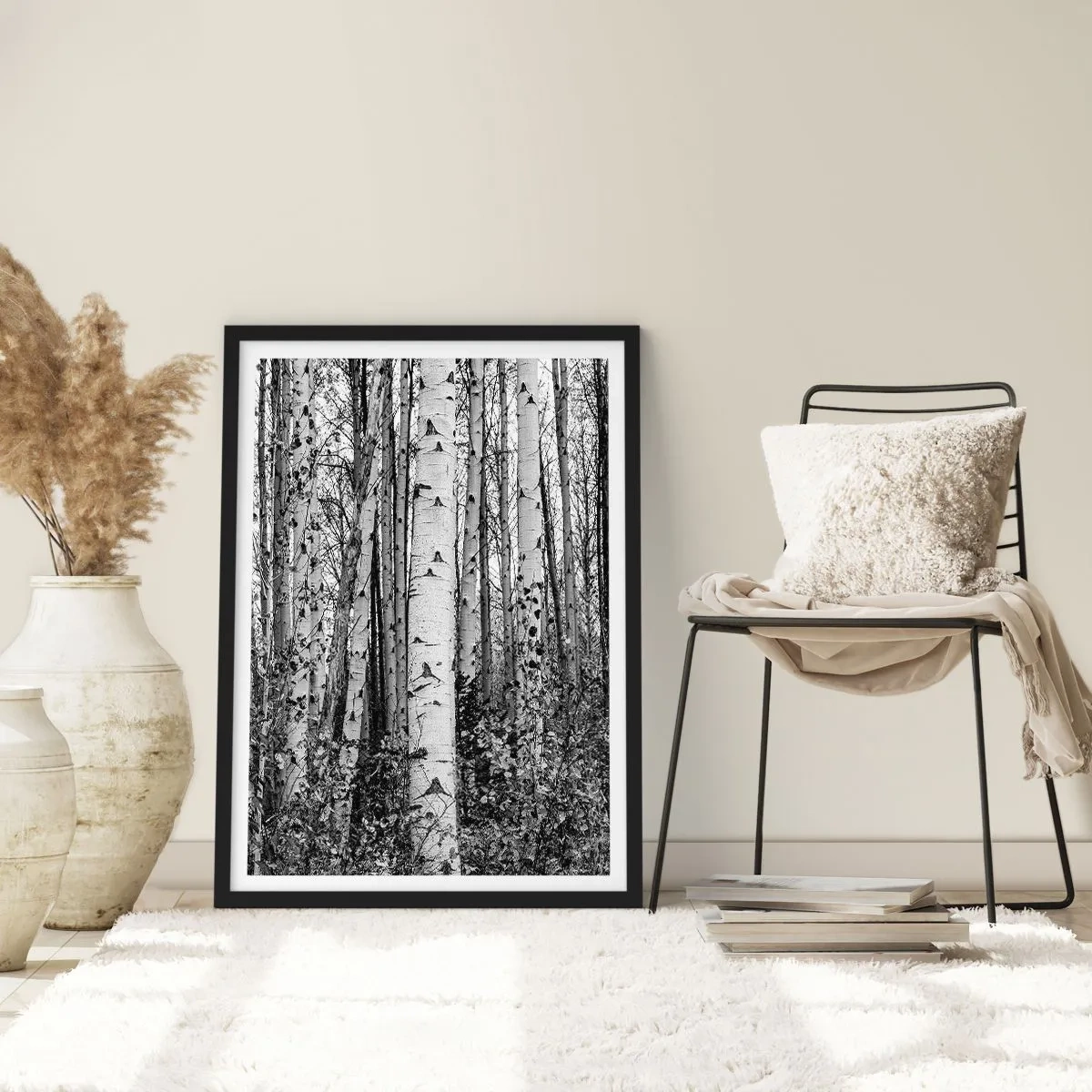 Plakat w czarnej ramie - Czarno-białe brzozy tworzące symetryczny las - 50x70cm - Brzozowa kolumnada - Nowoczesna dekoracja ścienna do salonu i sypialni ARTTOR