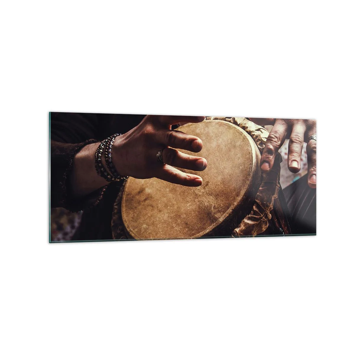 Obraz na szkle - Ręce grające na tradycyjnym bębnie djembe - 120x50cm - W rytmie serca - Nowoczesna dekoracja ścienna do salonu i sypialni ARTTOR
