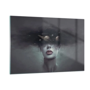 Obraz na szkle - Kobieta z planetami w miejscu głowy w surrealistycznej kompozycji - 120x80cm - A planety szaleją… - Nowoczesna dekoracja ścienna do salonu, kuchni i sypialni ARTTOR